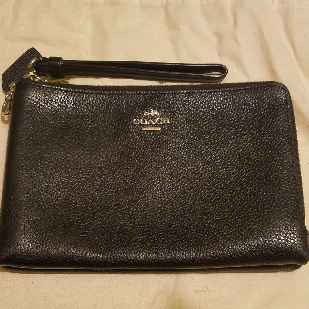 AUTHENTIC COACH ACCORDION PEBBLED LEATHER WALLET